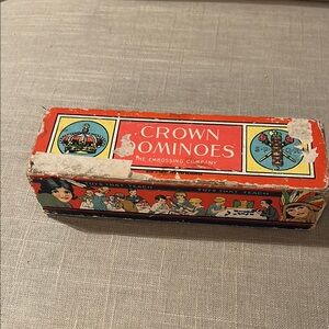 Crown Red Dominoes Puzzle Game